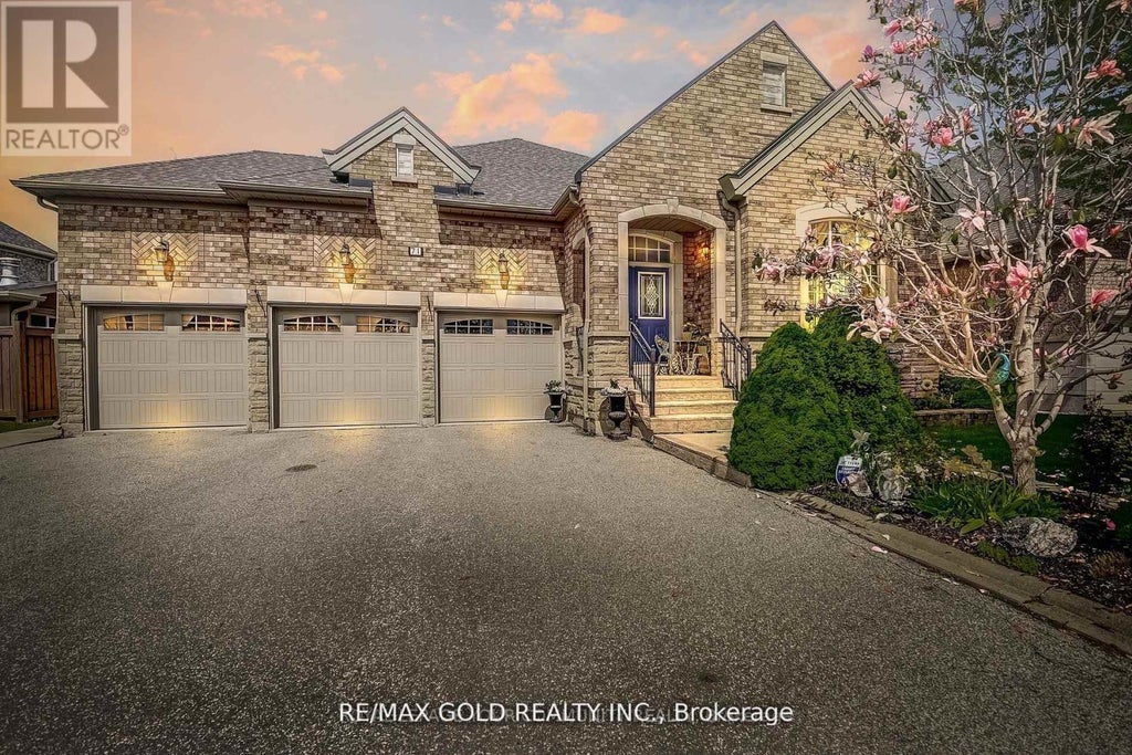 71 Louvain Drive, Brampton (vales Of Castlemore North)