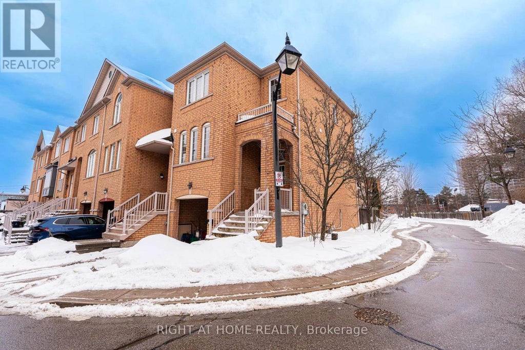 23 Ignatius Lane, Toronto (west Hill)