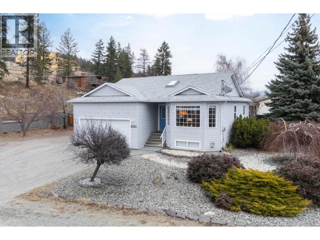 6292 Whinton Crescent, Peachland