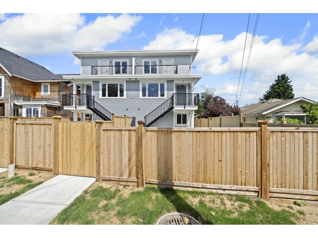 2 26725 Fraser Highway, Langley