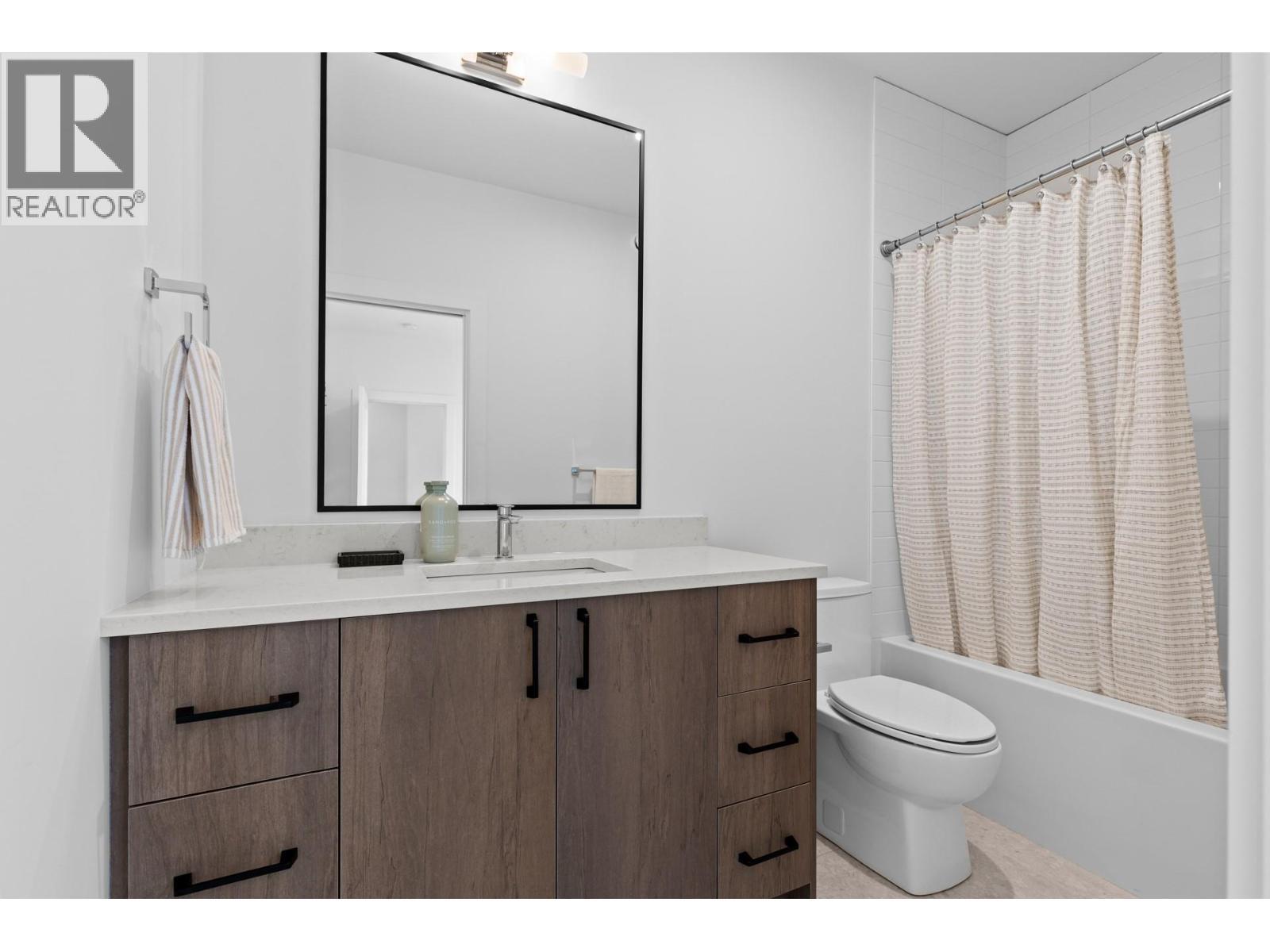 1463 Inkar Road Unit# 5. Kelowna, British Columbia