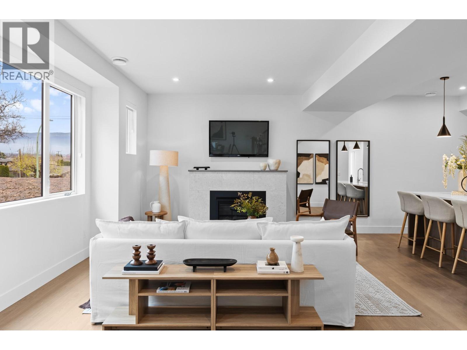 1463 Inkar Road Unit# 4. Kelowna, British Columbia