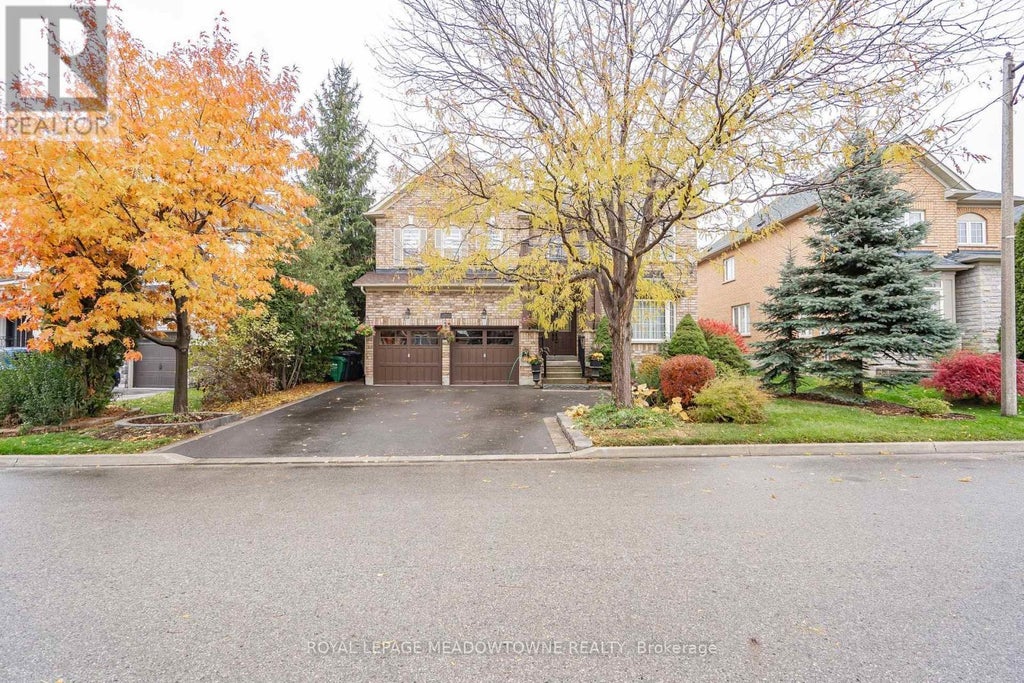 26 Emperor Drive, Brampton (vales Of Castlemore)