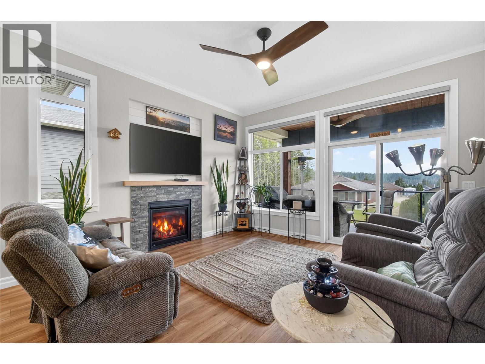 2715 Golf Course Drive Unit# #6. Blind Bay, British Columbia