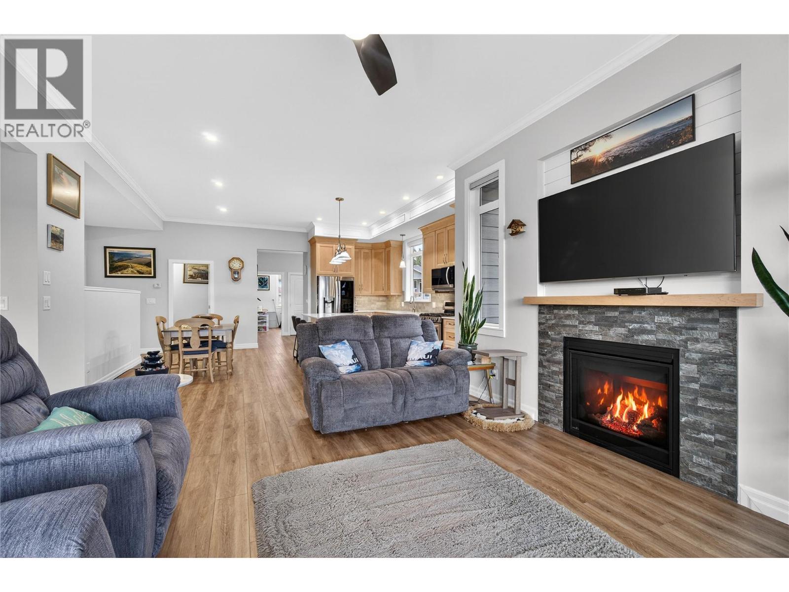 2715 Golf Course Drive Unit# #6. Blind Bay, British Columbia