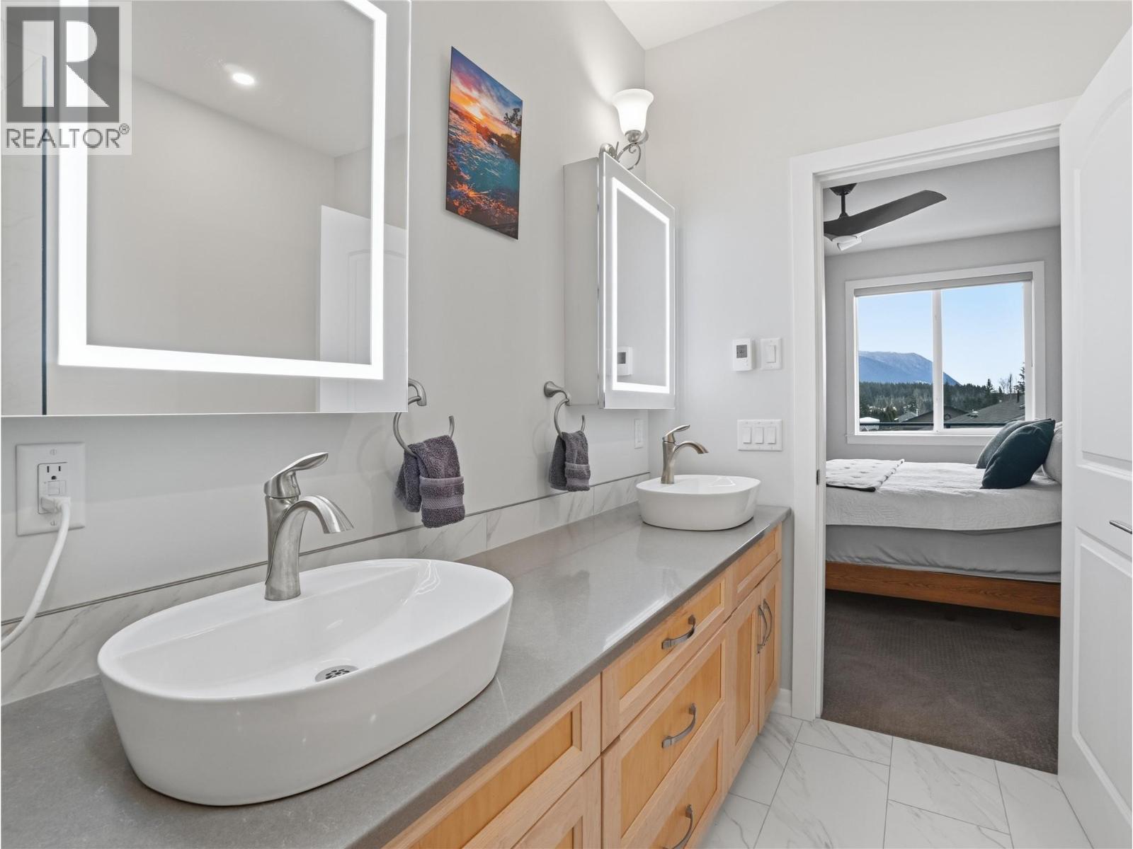 2715 Golf Course Drive Unit# #6. Blind Bay, British Columbia