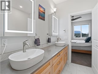 2715 Golf Course Drive Unit# #6. Blind Bay, British Columbia