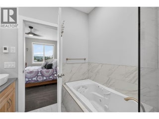 2715 Golf Course Drive Unit# #6. Blind Bay, British Columbia