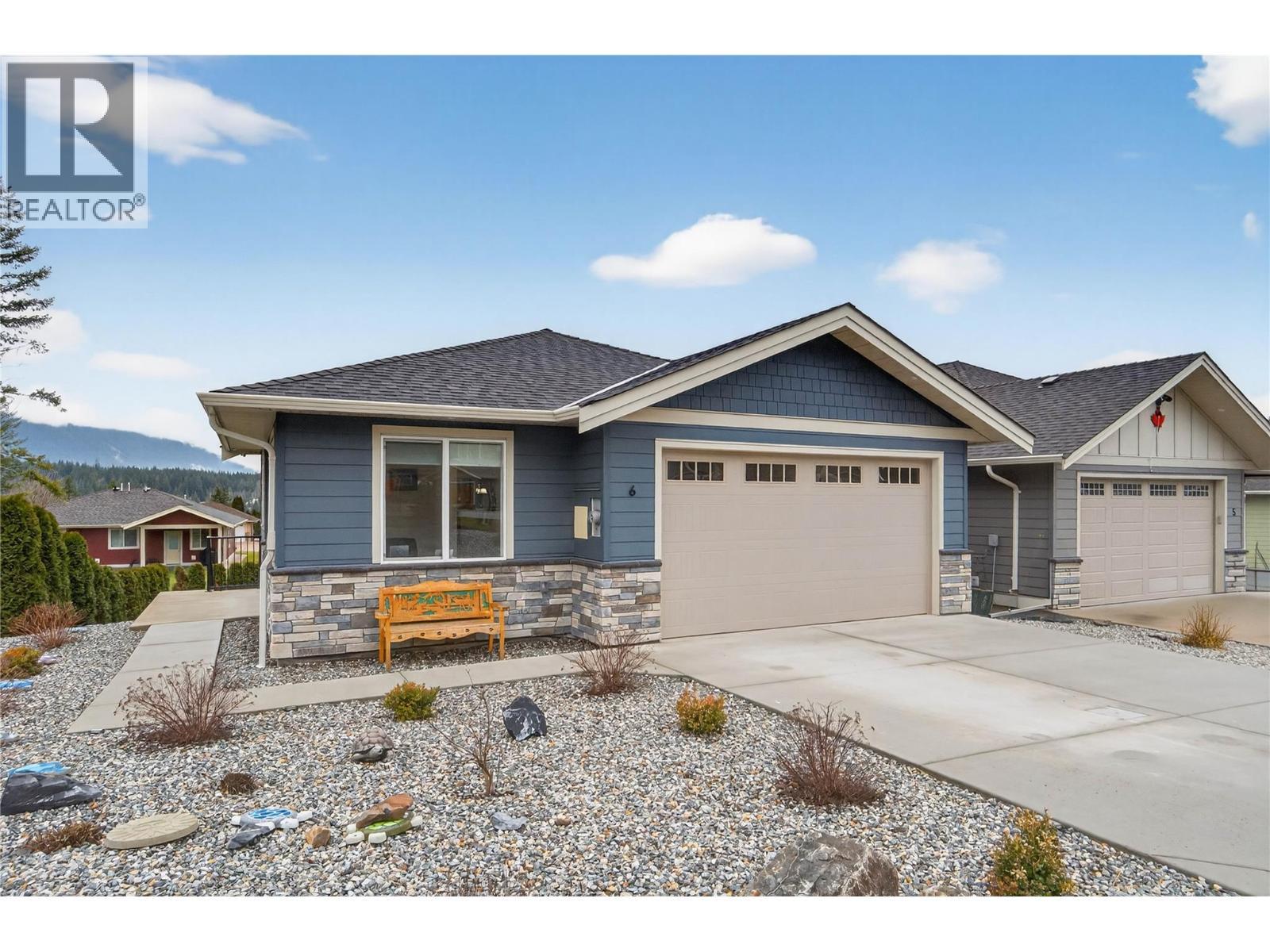 2715 Golf Course Drive Unit# #6. Blind Bay, British Columbia