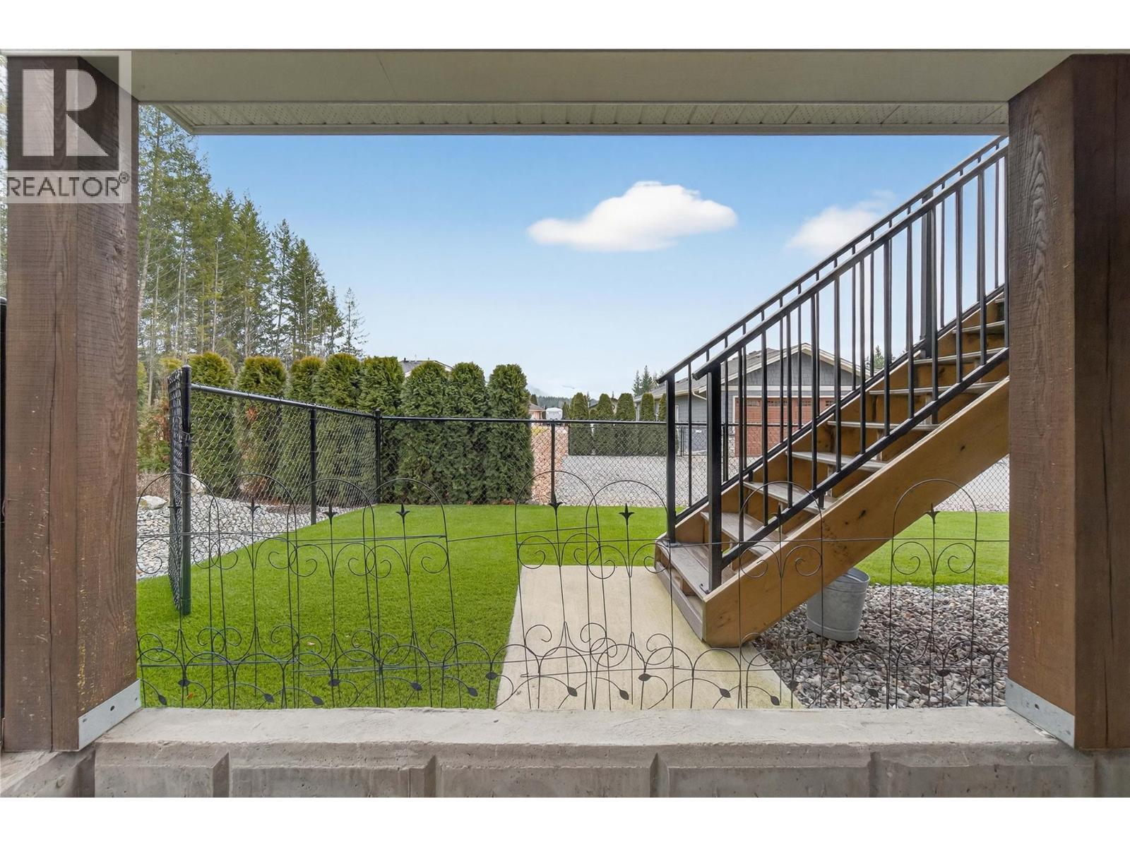 2715 Golf Course Drive Unit# #6. Blind Bay, British Columbia