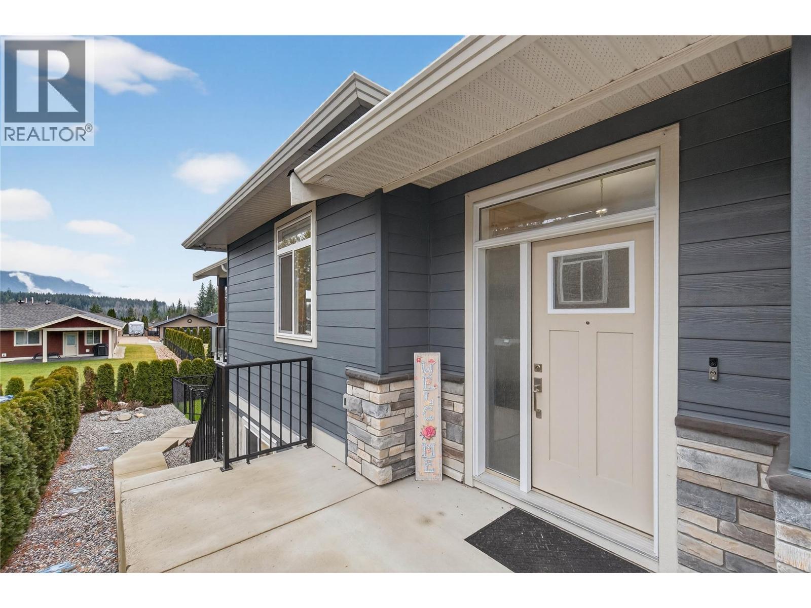 2715 Golf Course Drive Unit# #6. Blind Bay, British Columbia