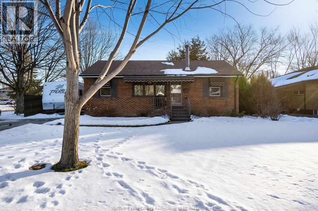 1114 Parkview, Windsor