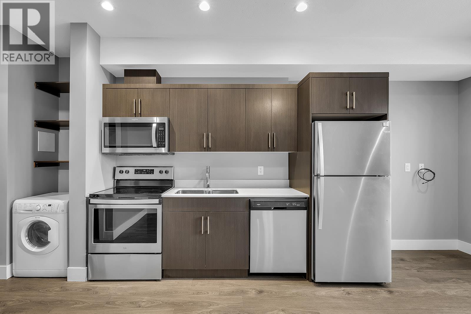 925 Leon Avenue Unit# 302. Kelowna, British Columbia