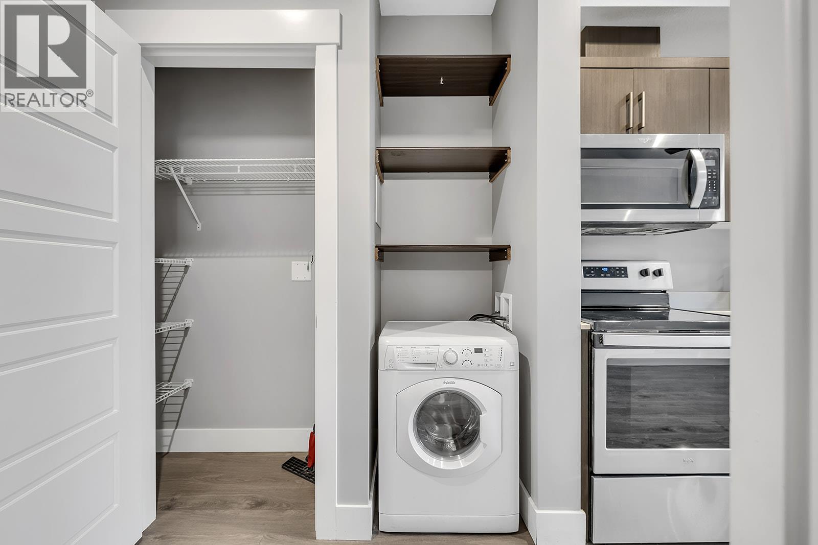 925 Leon Avenue Unit# 302. Kelowna, British Columbia