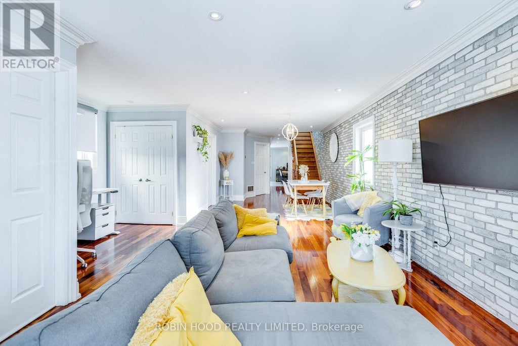 449 Gilbert Avenue, Toronto (caledonia-Fairbank)