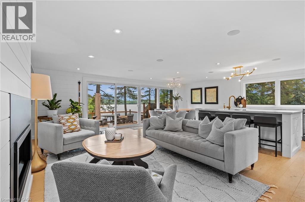 2872 Muskoka Road 118 W, Muskoka Lakes