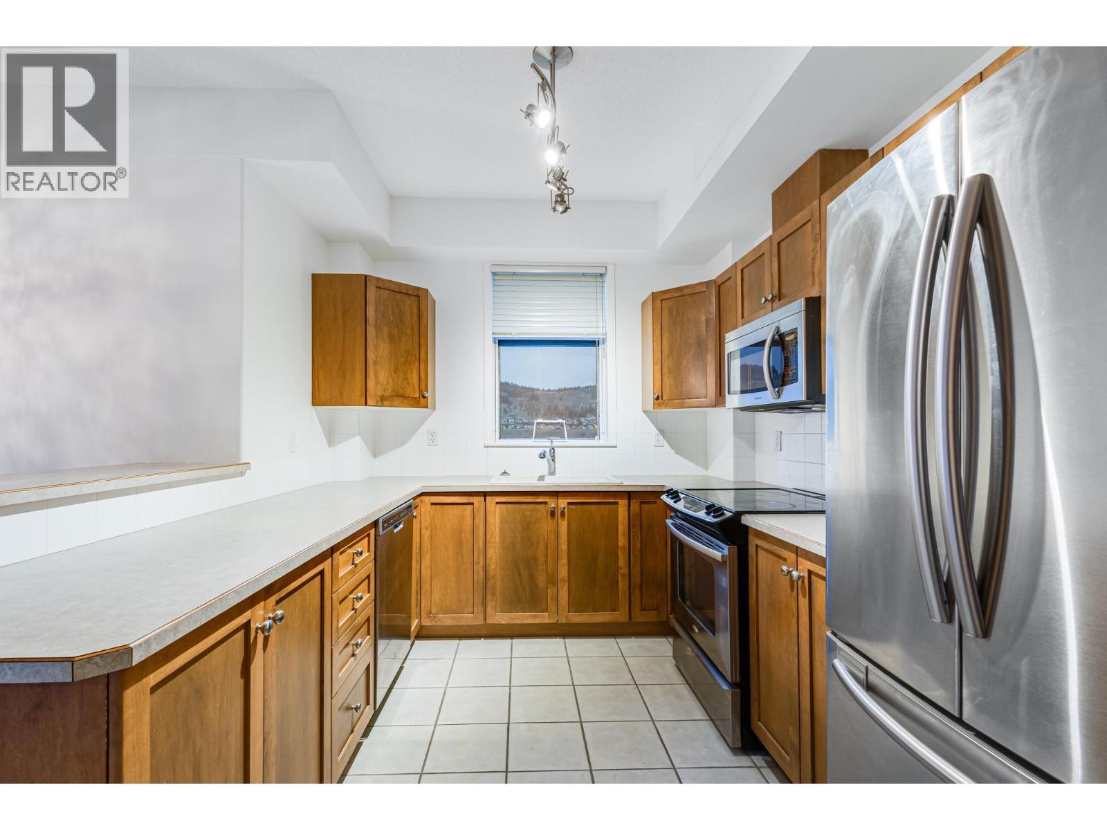 1128 Sunset Drive Unit# 1305. Kelowna, British Columbia