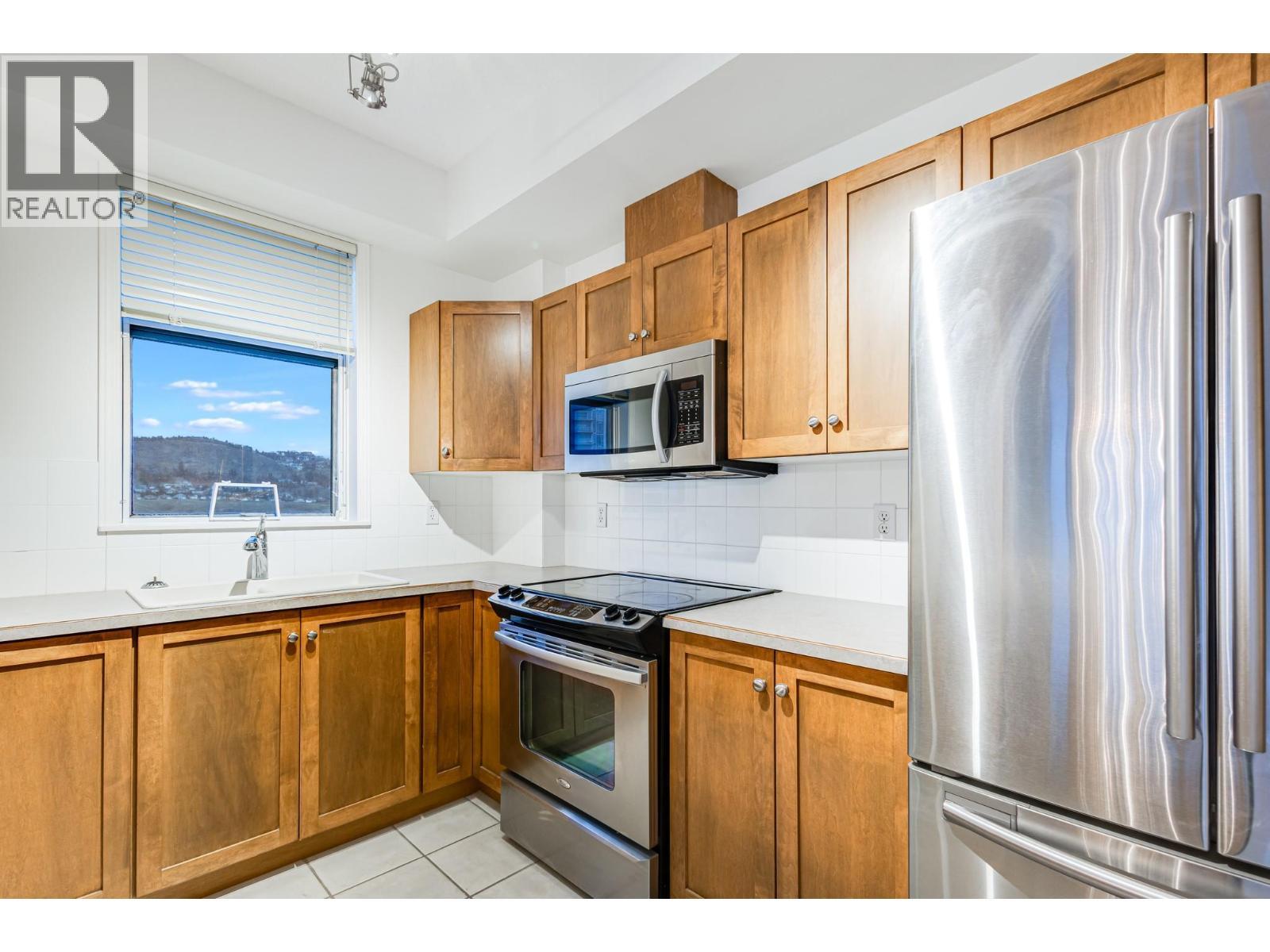 1128 Sunset Drive Unit# 1305. Kelowna, British Columbia