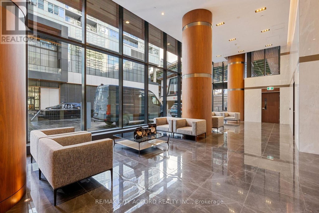 2015 - 17 Bathurst Street, Toronto (waterfront Communities)