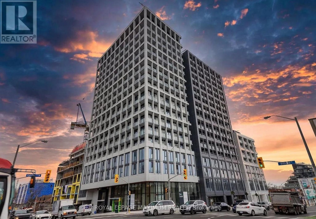 201 - 2020 Bathurst Street, Toronto (humewood-Cedarvale)