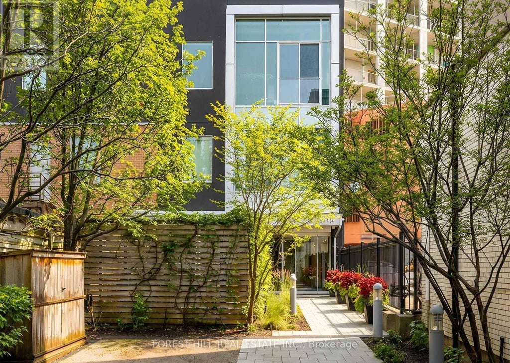 Ph01 - 113 Dupont Street, Toronto (annex)