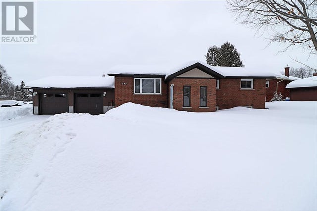 737 Beatrice Crescent, Sudbury