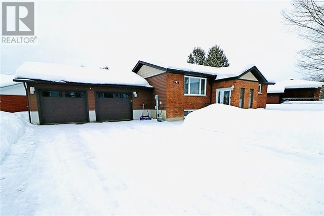 737 Beatrice Crescent, Sudbury