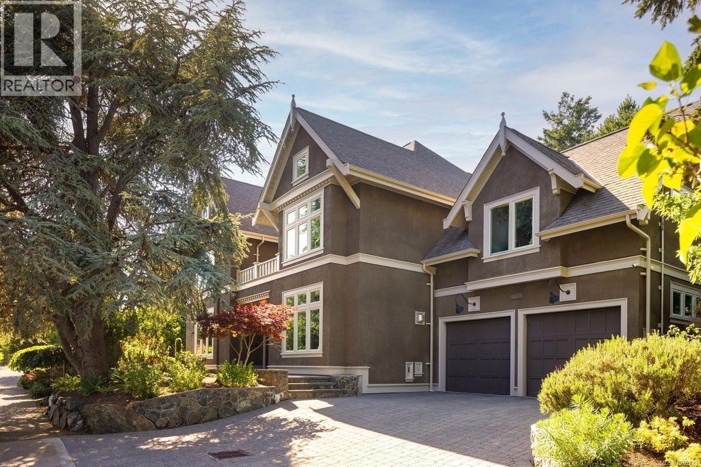 1568 Montgomery Avenue, Victoria