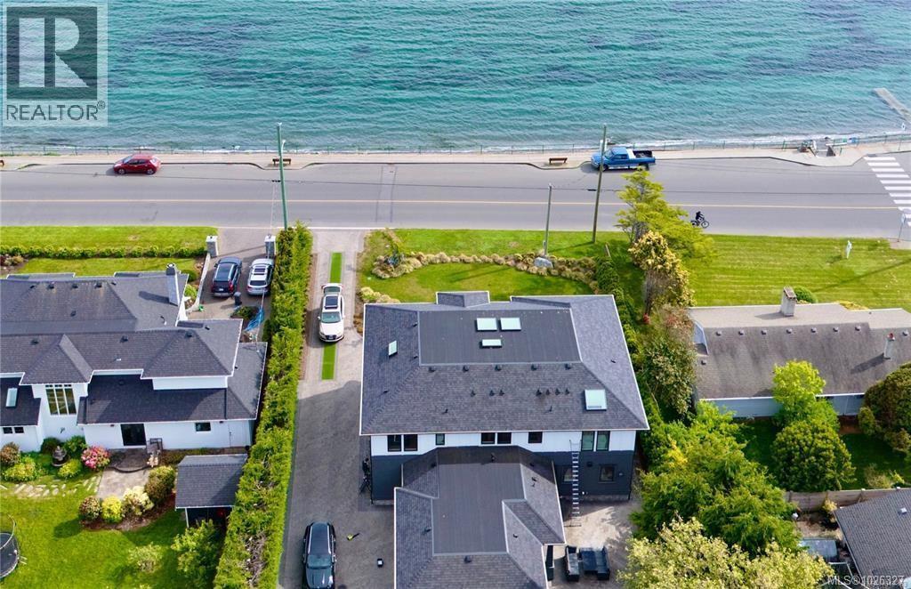 418 Beach Drive, Oak Bay