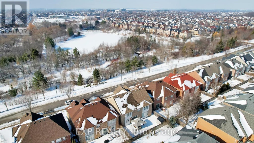 71 Golden Meadow Drive, Markham (wismer)