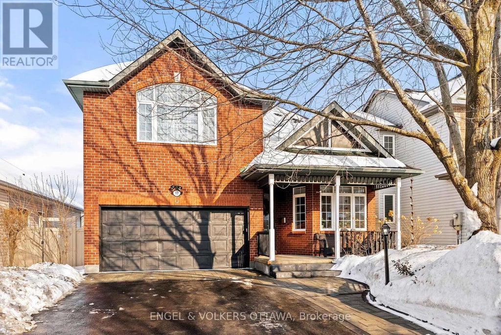 17 Colindale Avenue, Ottawa