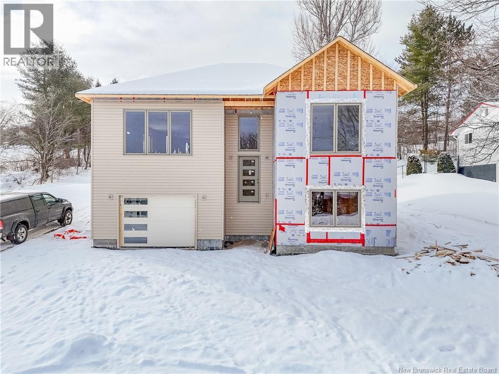 16 Mayflower Street, Fredericton