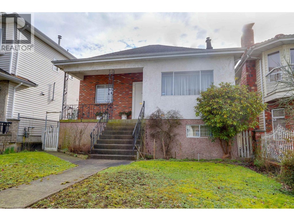 2636 Triumph Street, Vancouver