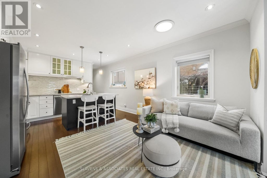 131 Boon Avenue, Toronto (corso Italia-Davenport)