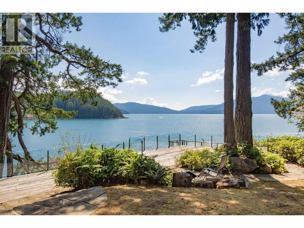 1010 Taki-te-si Road, Gambier Island