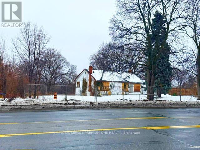 2986 Weston Road, Toronto (humberlea-Pelmo Park)