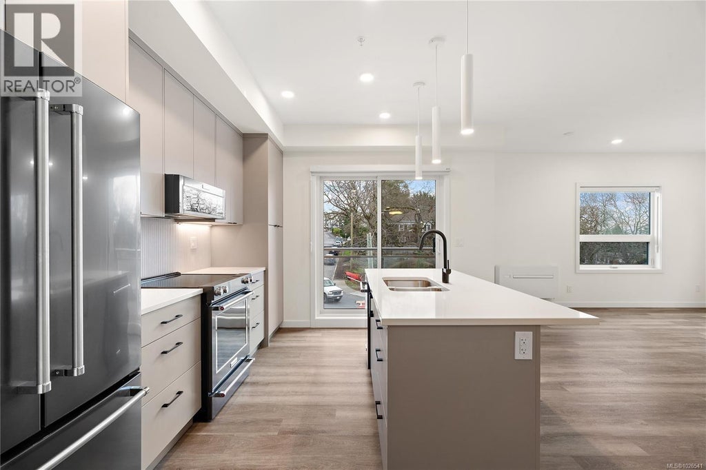 407 610 Lampson Street, Esquimalt