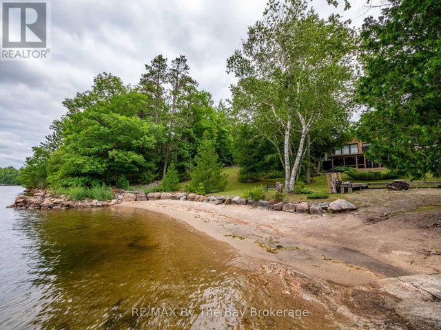 4018 Island 980 / Deer Island, Georgian Bay (baxter)