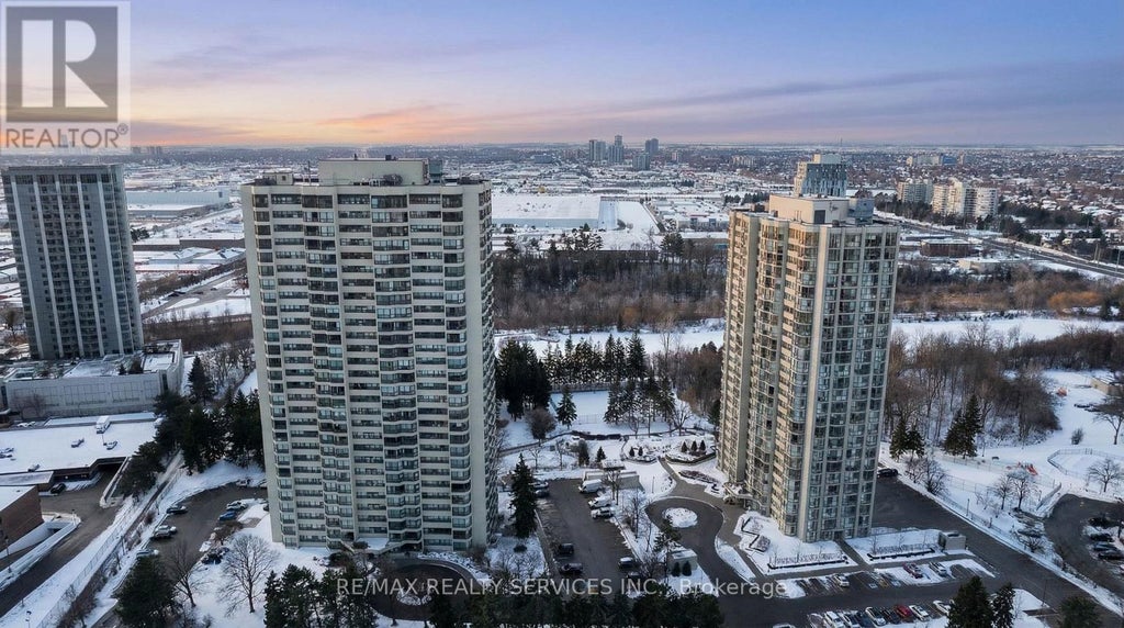 203 - 8 Lisa Street, Brampton (queen Street Corridor)