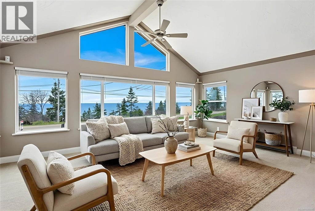 321 Wireless Road, Comox