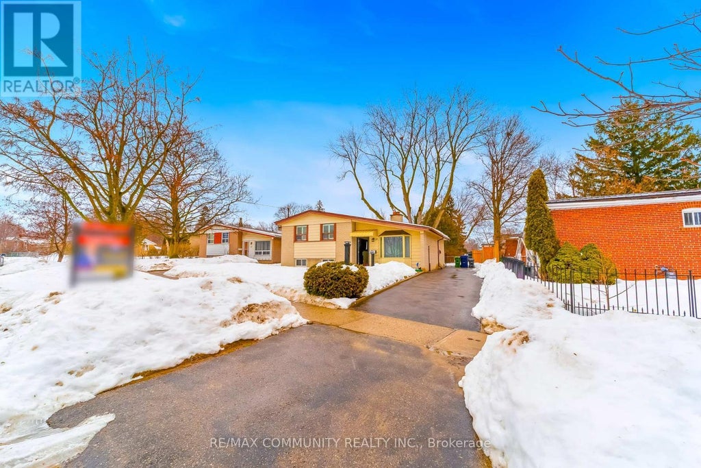 15 Ben Stanton Boulevard, Toronto (woburn)