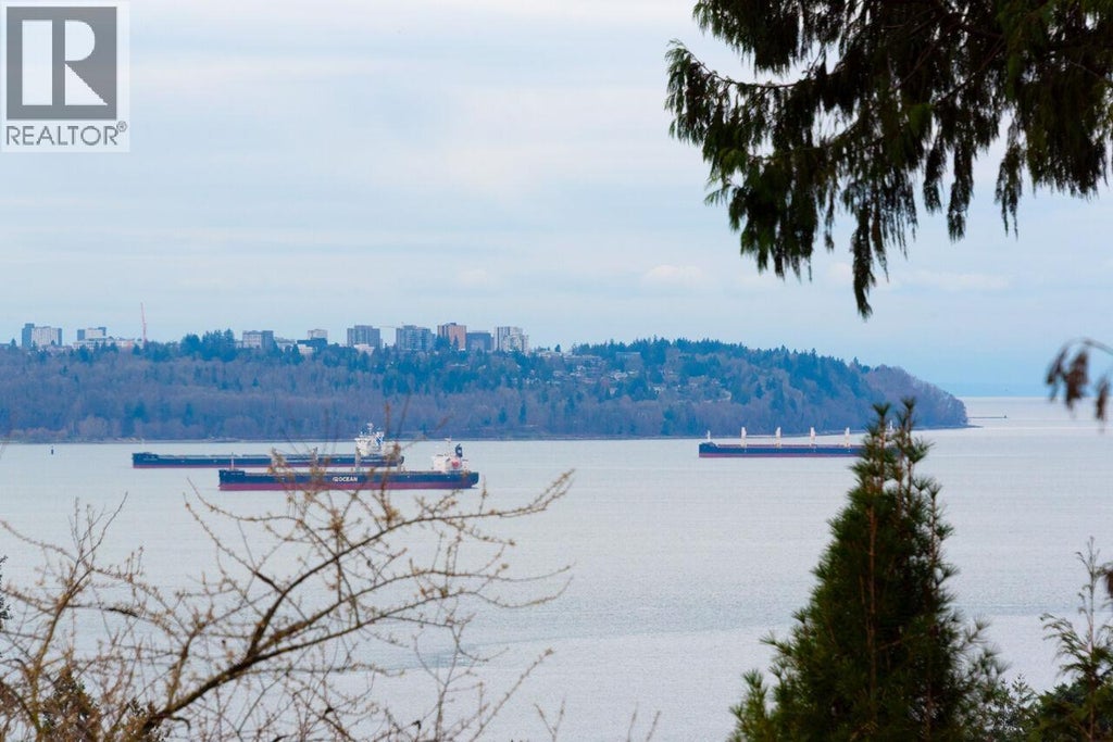 2338 Ottawa Avenue, West Vancouver