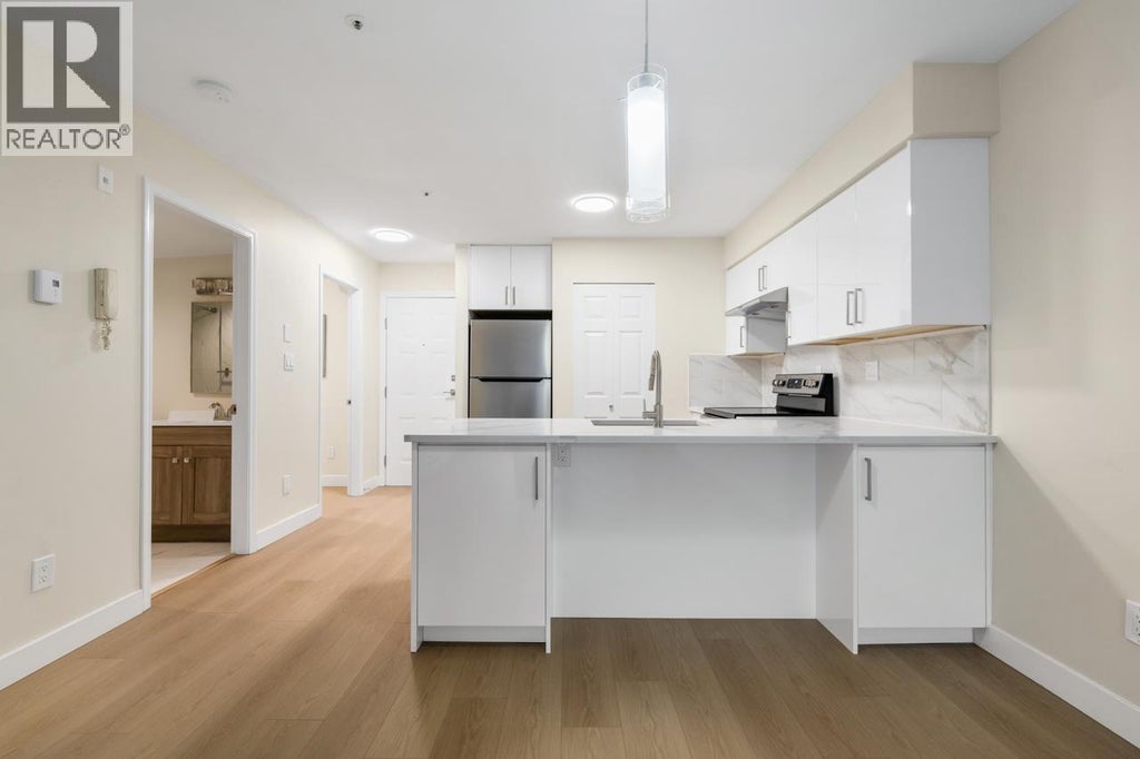 205 1823 E Georgia Street, Vancouver