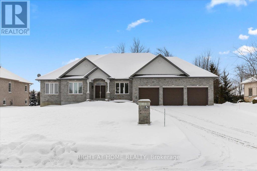 6833 Suncrest Drive, Ottawa