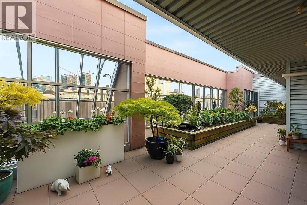 202 1750 W 2nd Avenue, Vancouver