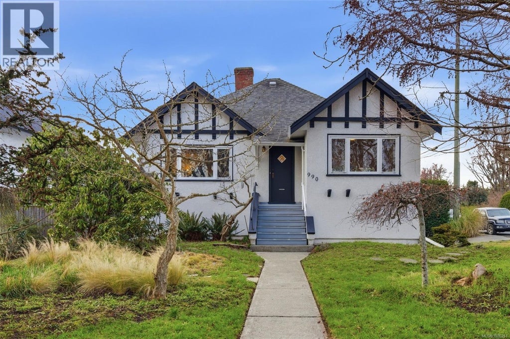 990 Hampshire Road, Oak Bay