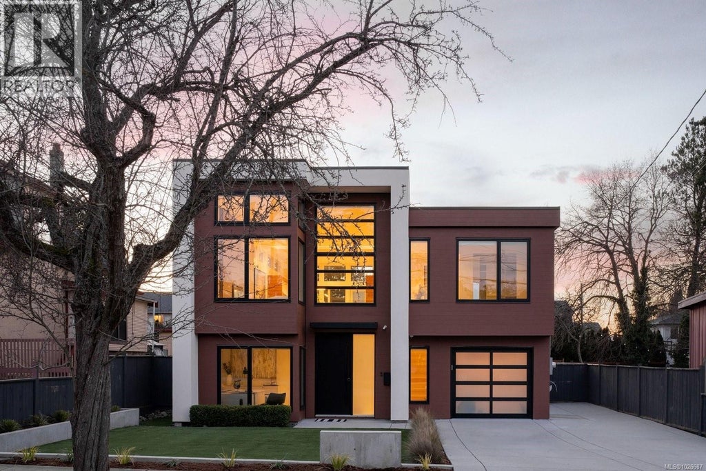 2318 Shakespeare Street, Victoria