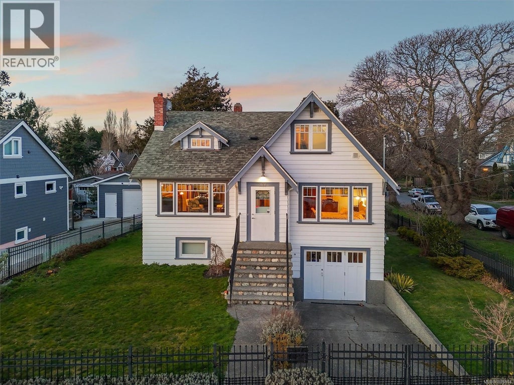 1120 Dallas Road, Victoria