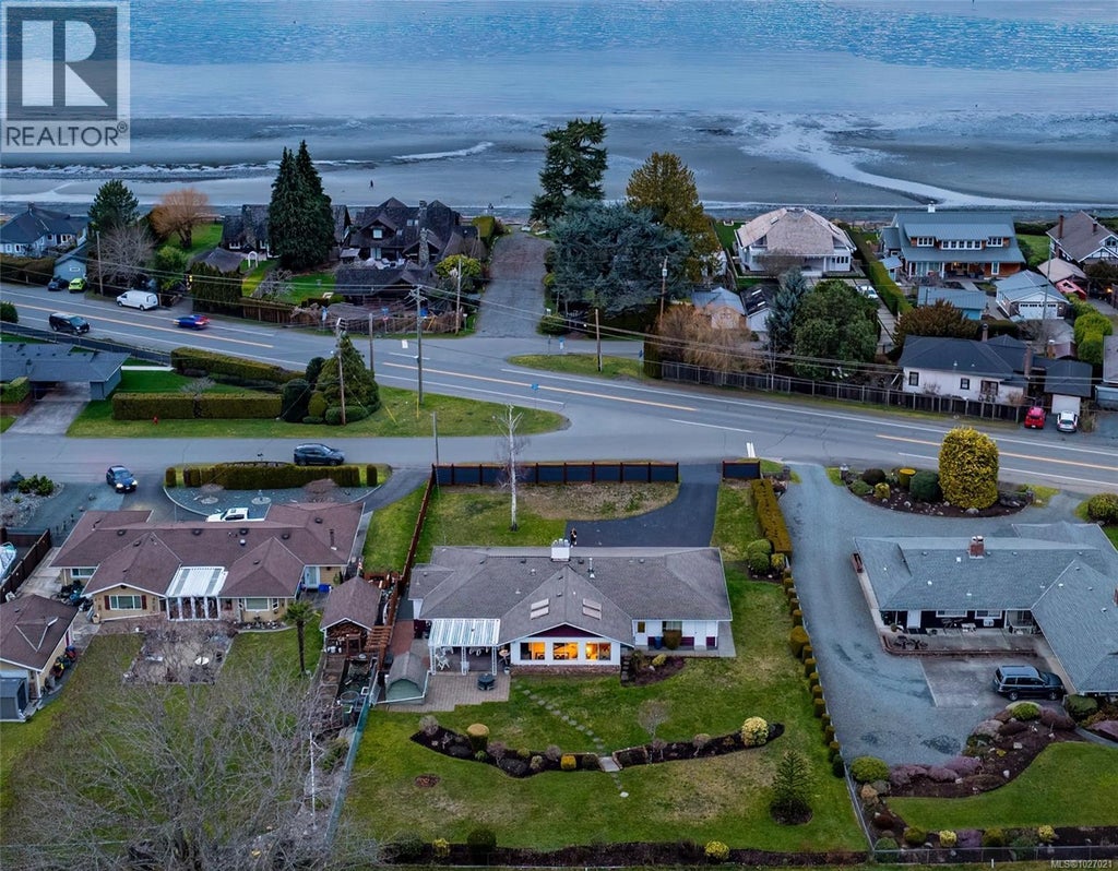 260 Elizabeth Avenue, Qualicum Beach
