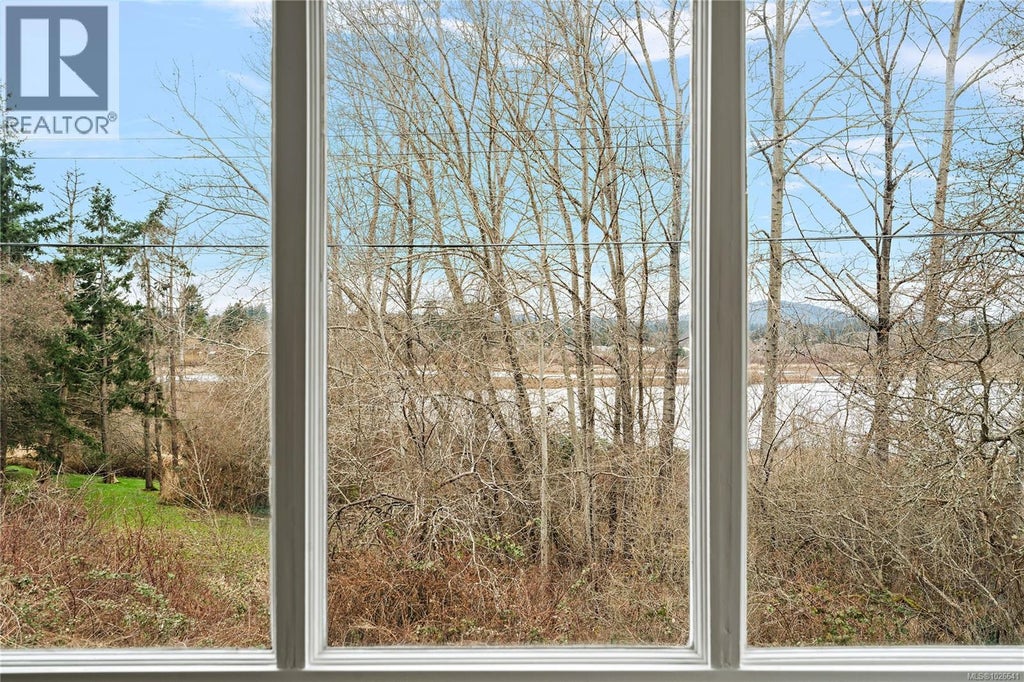 1085 Primrose Road, Saanich